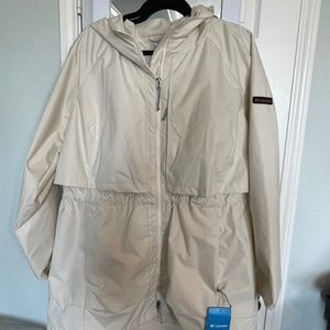 COPY - Columbia Woman’s rain jacket with hood